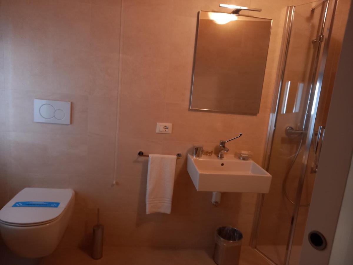 Hotel Italia Sacile Bagian luar foto