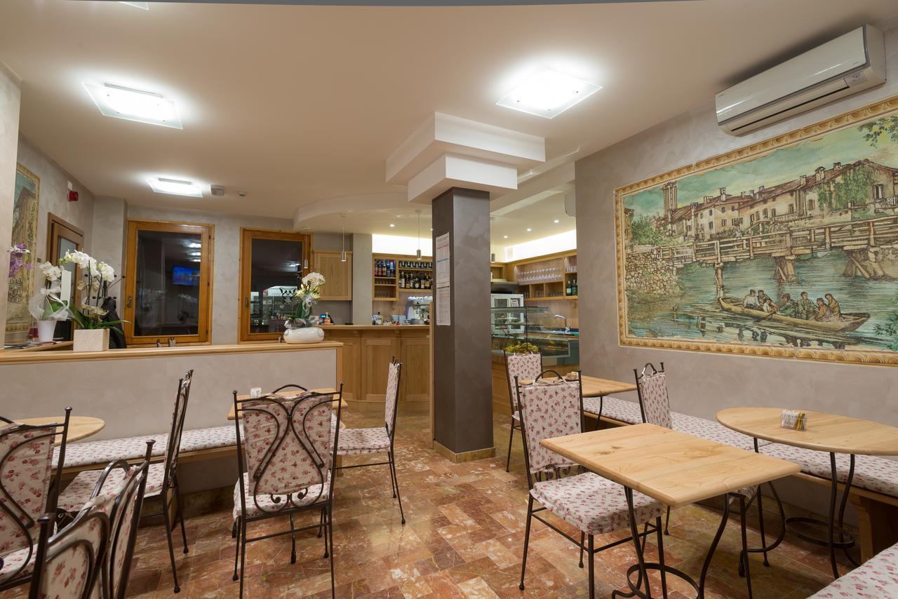 Hotel Italia Sacile Bagian luar foto